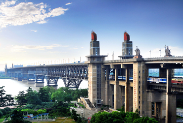 南京长江大桥桥面更新及结构加固工程